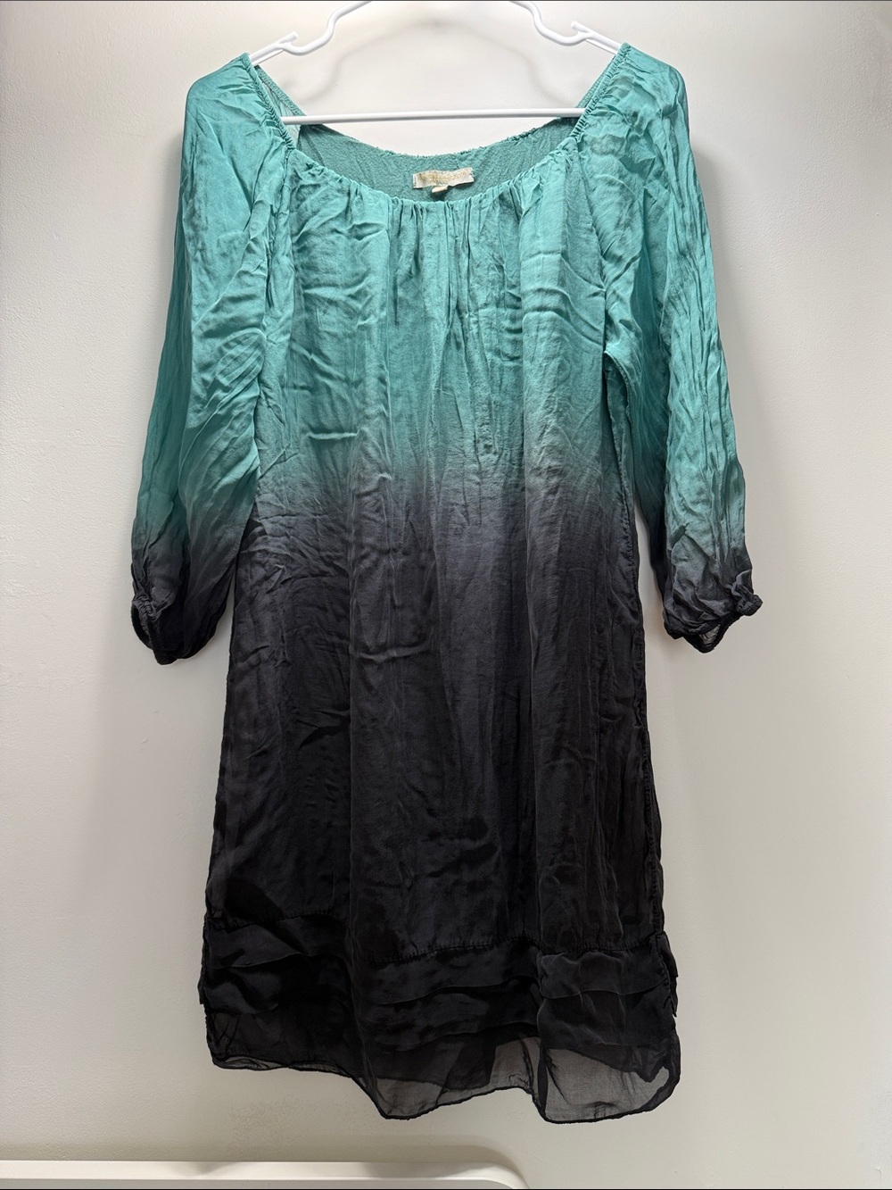 Prontomoda Giusy size small, outside layer silk, Teal to Black Ombre Midi Dress